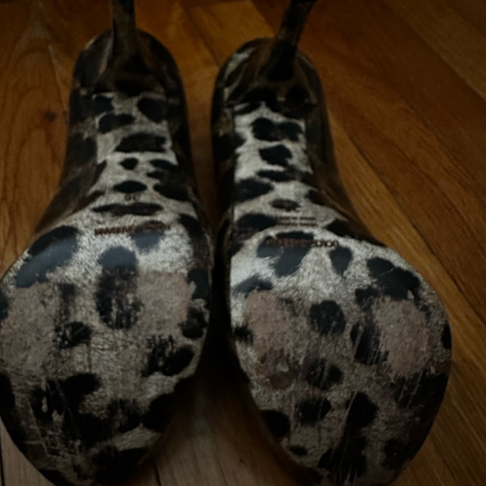 Dolce and gabbana d&g leopard pumps